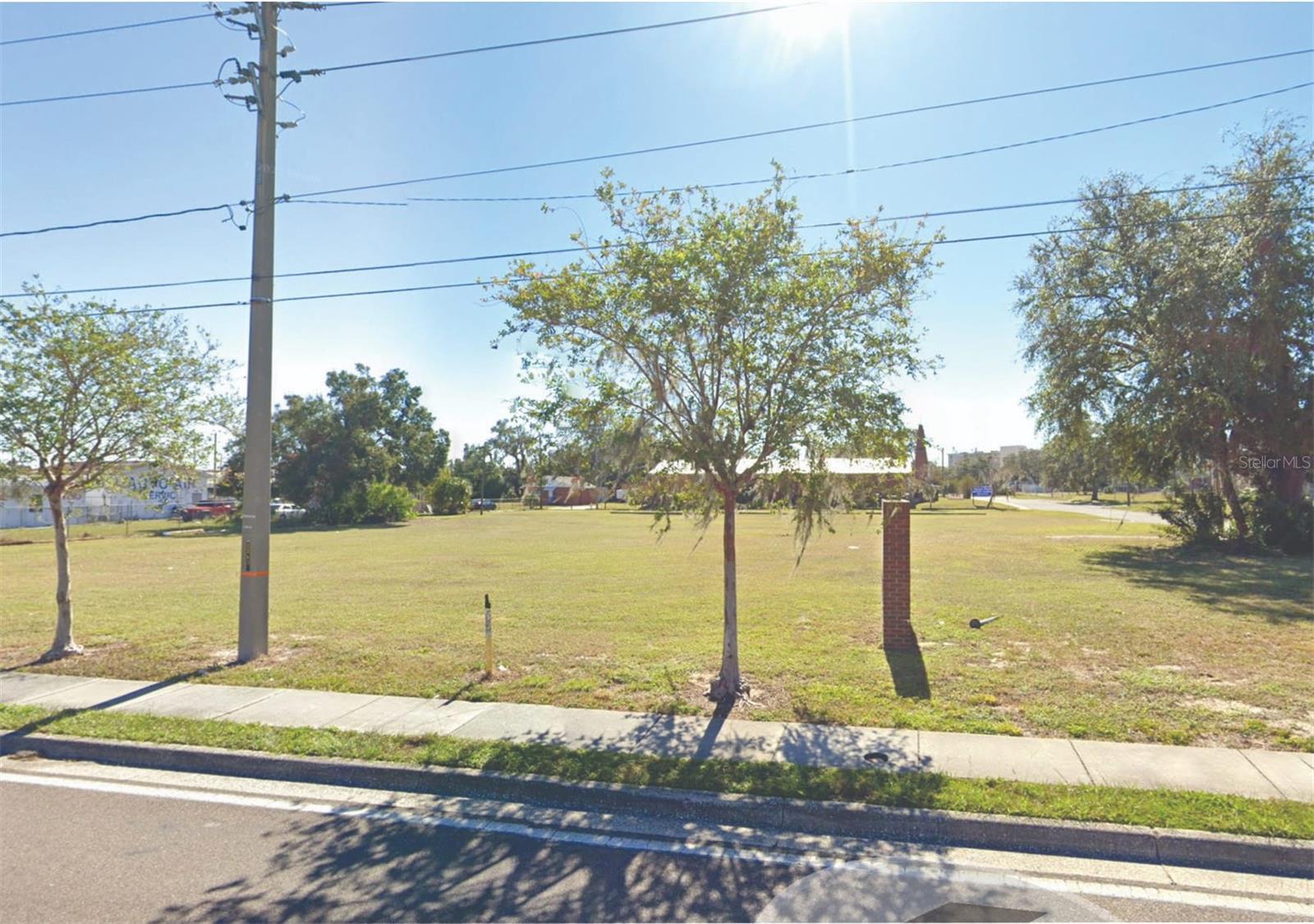 LA PLAZA ADD - Commercial Lease