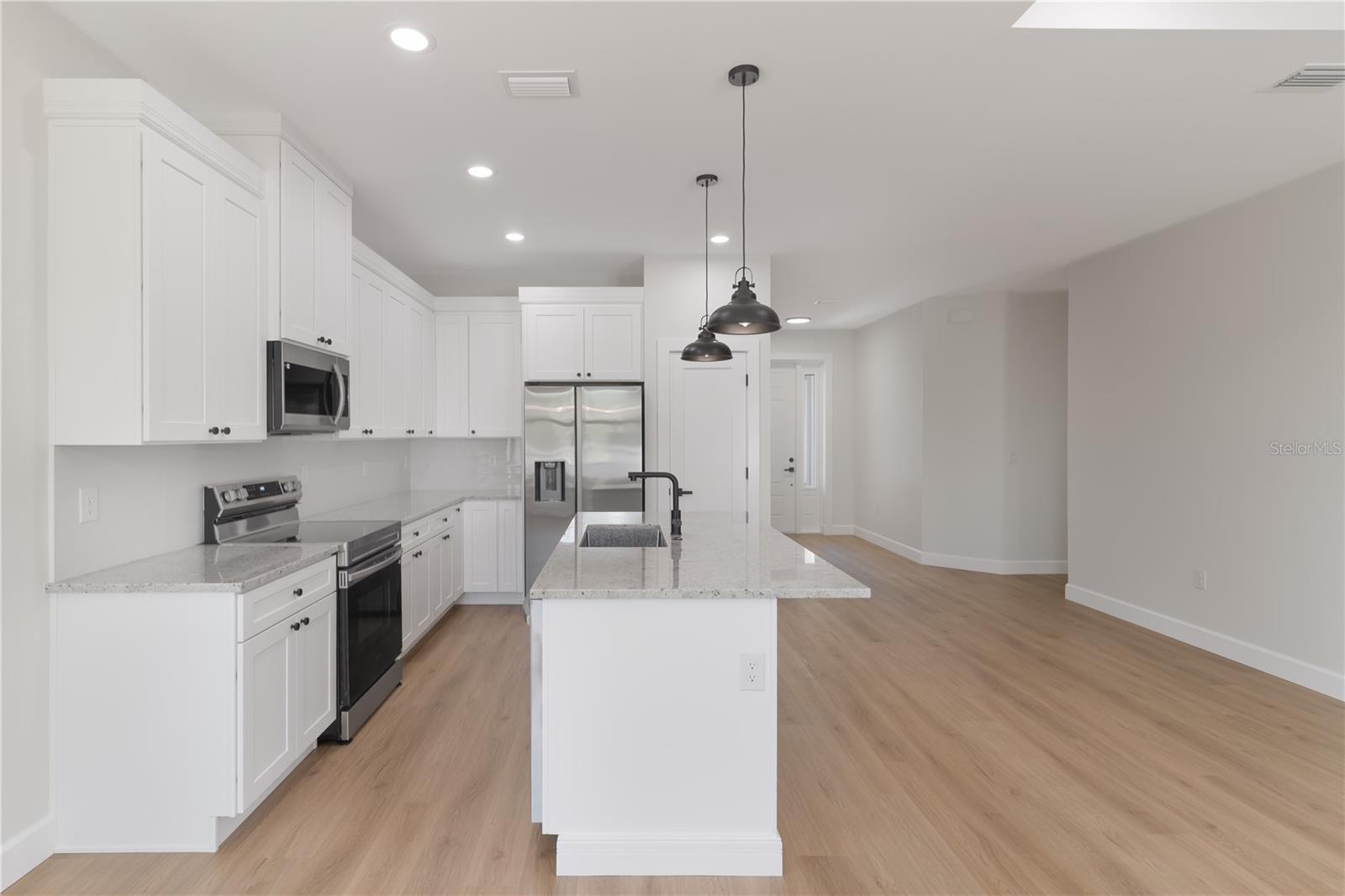 SOUTH VENICE - Residential
