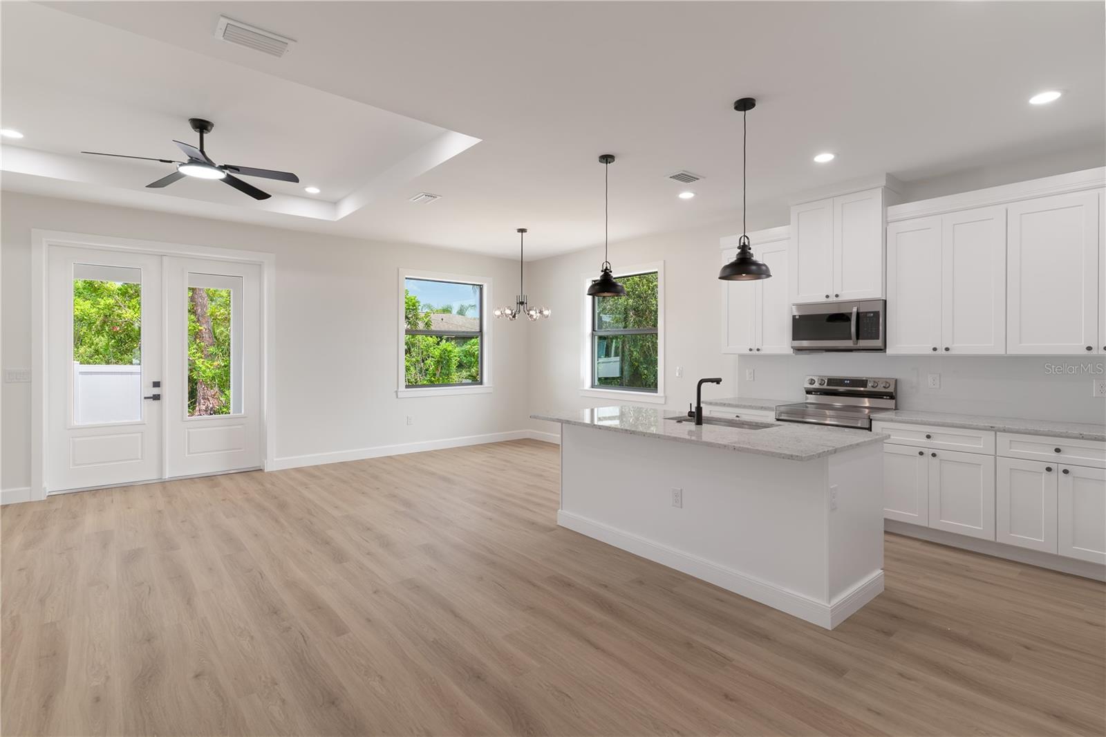 SOUTH VENICE - Residential