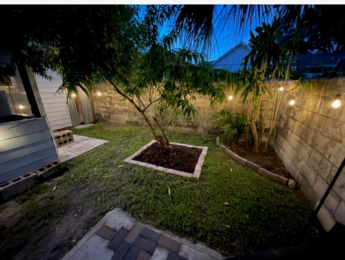 EAST TAMPA BLOCKS 1 TO 40 - Land