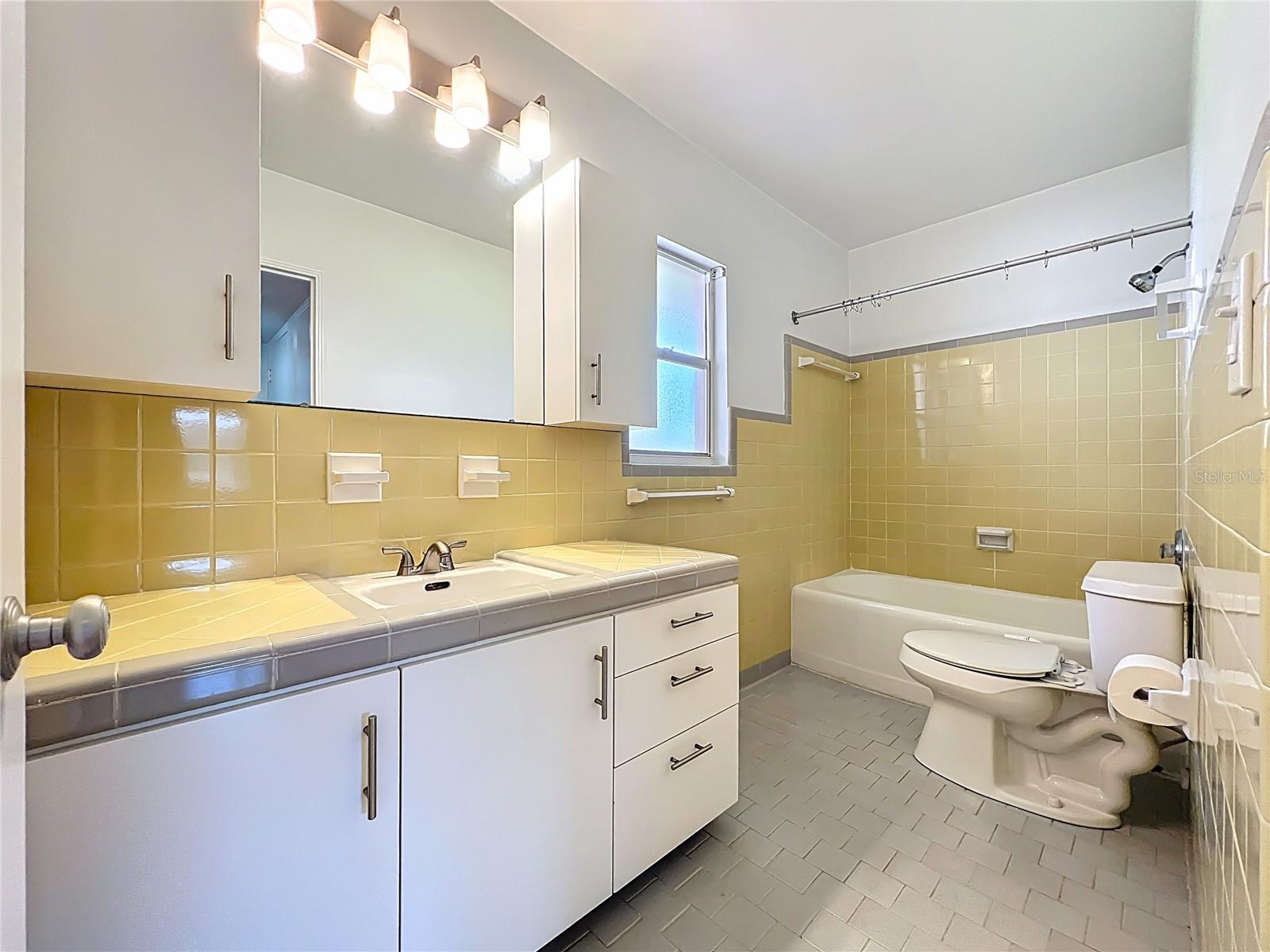 PARK AIRE CONDO - Residential Lease