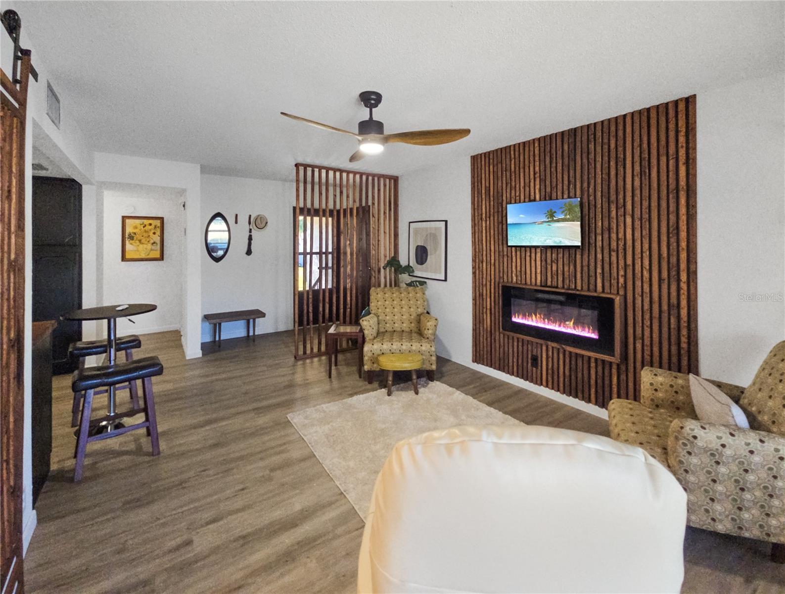 LAKES VILAGE WEST - Residential