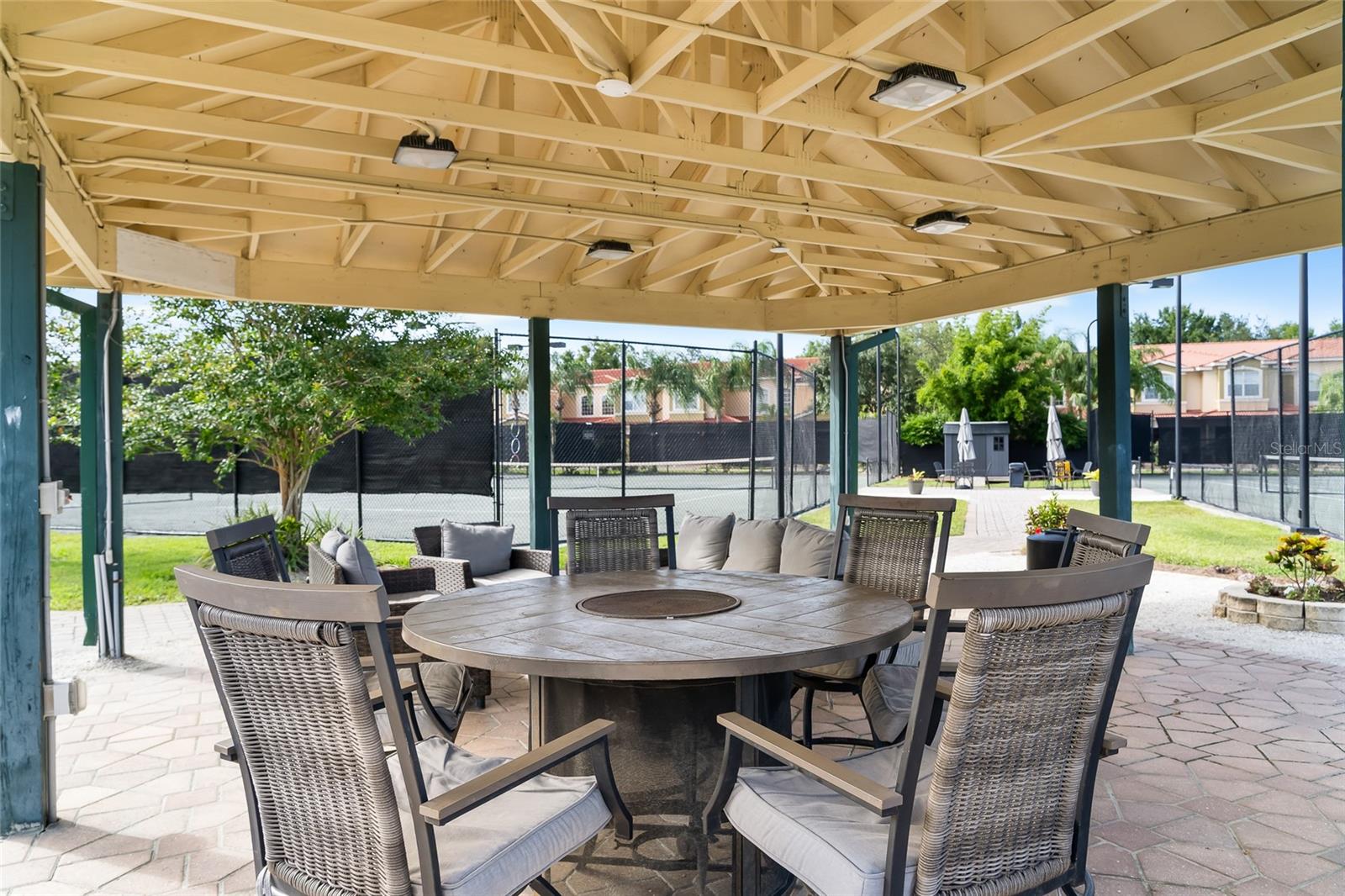 EMERALD GREEN VILLAS A CONDO - Residential