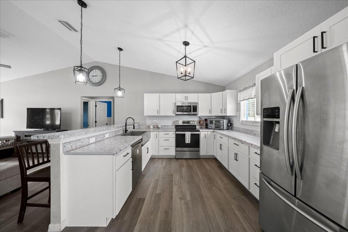 SILVER SPRINGS SHORES - Residential