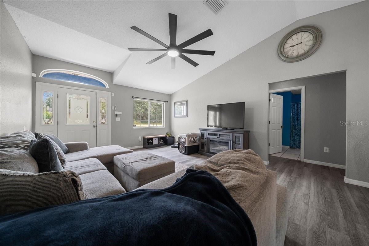 SILVER SPRINGS SHORES - Residential