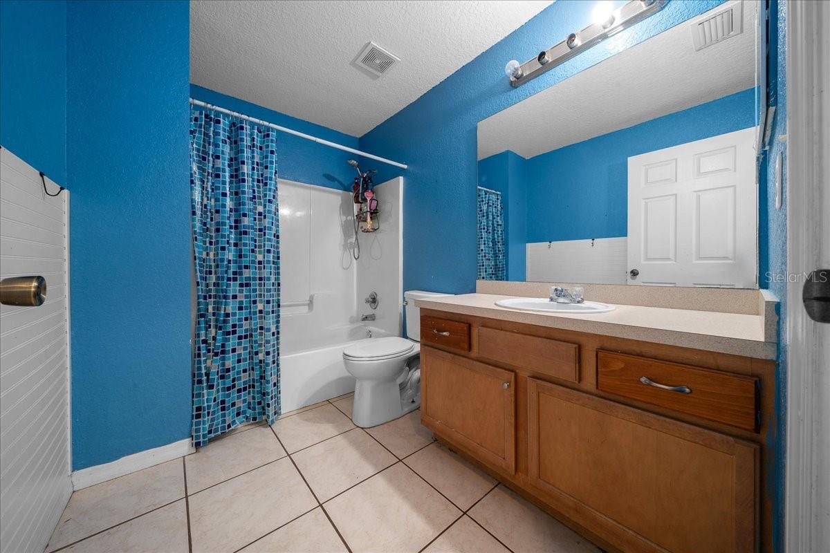 SILVER SPRINGS SHORES - Residential