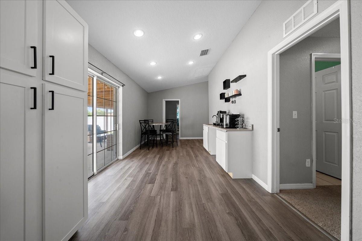 SILVER SPRINGS SHORES - Residential