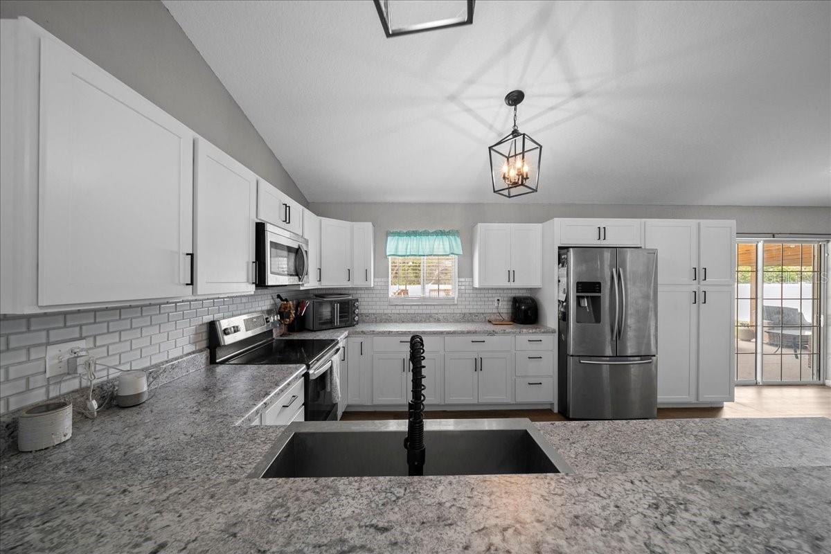 SILVER SPRINGS SHORES - Residential