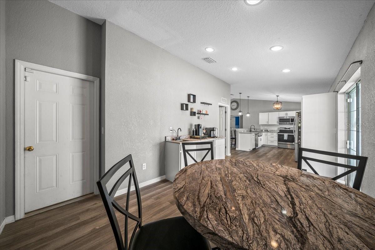 SILVER SPRINGS SHORES - Residential