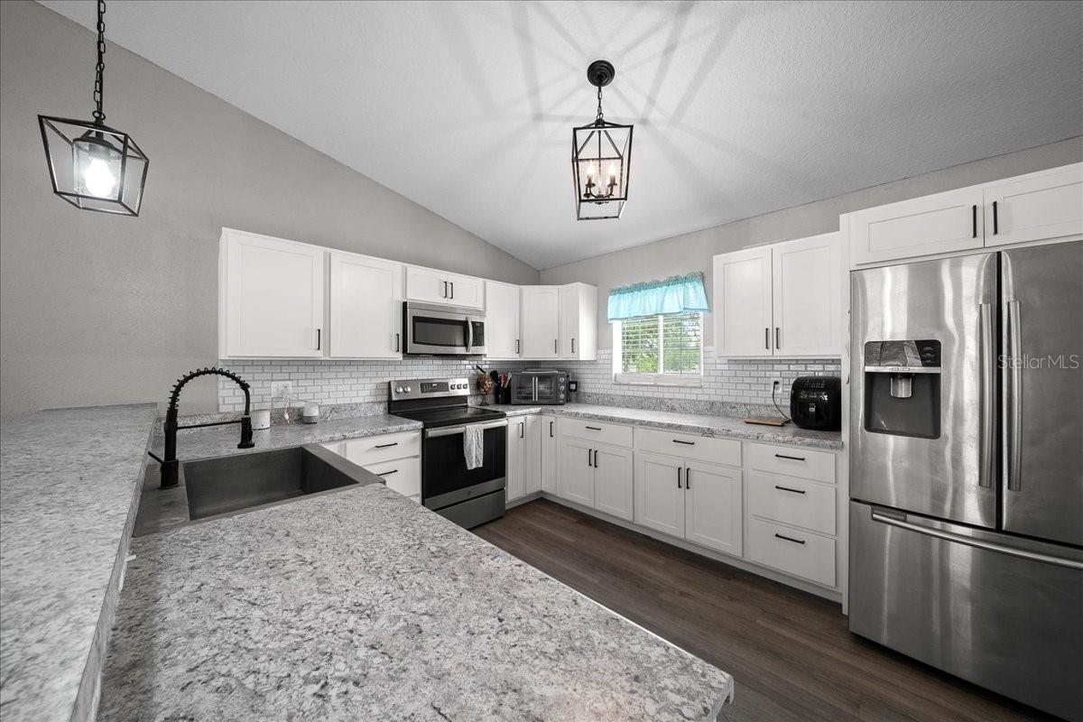 SILVER SPRINGS SHORES - Residential