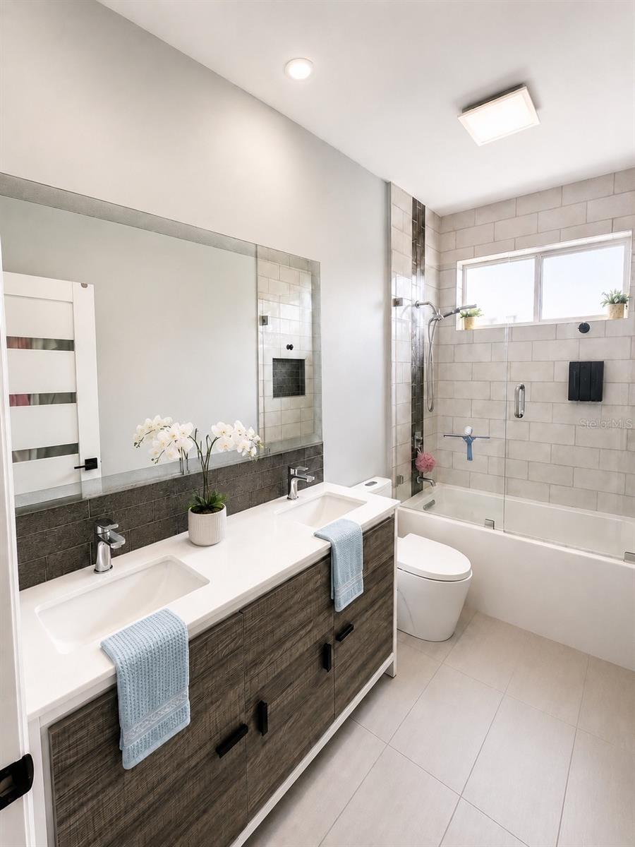 PARK TRACE ESTATES - Residential