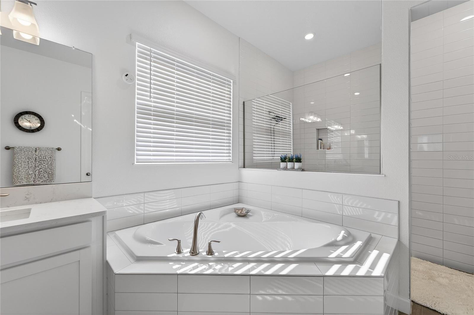 FOREST BROOKE ACTIVE ADULT PH - Residential Lease