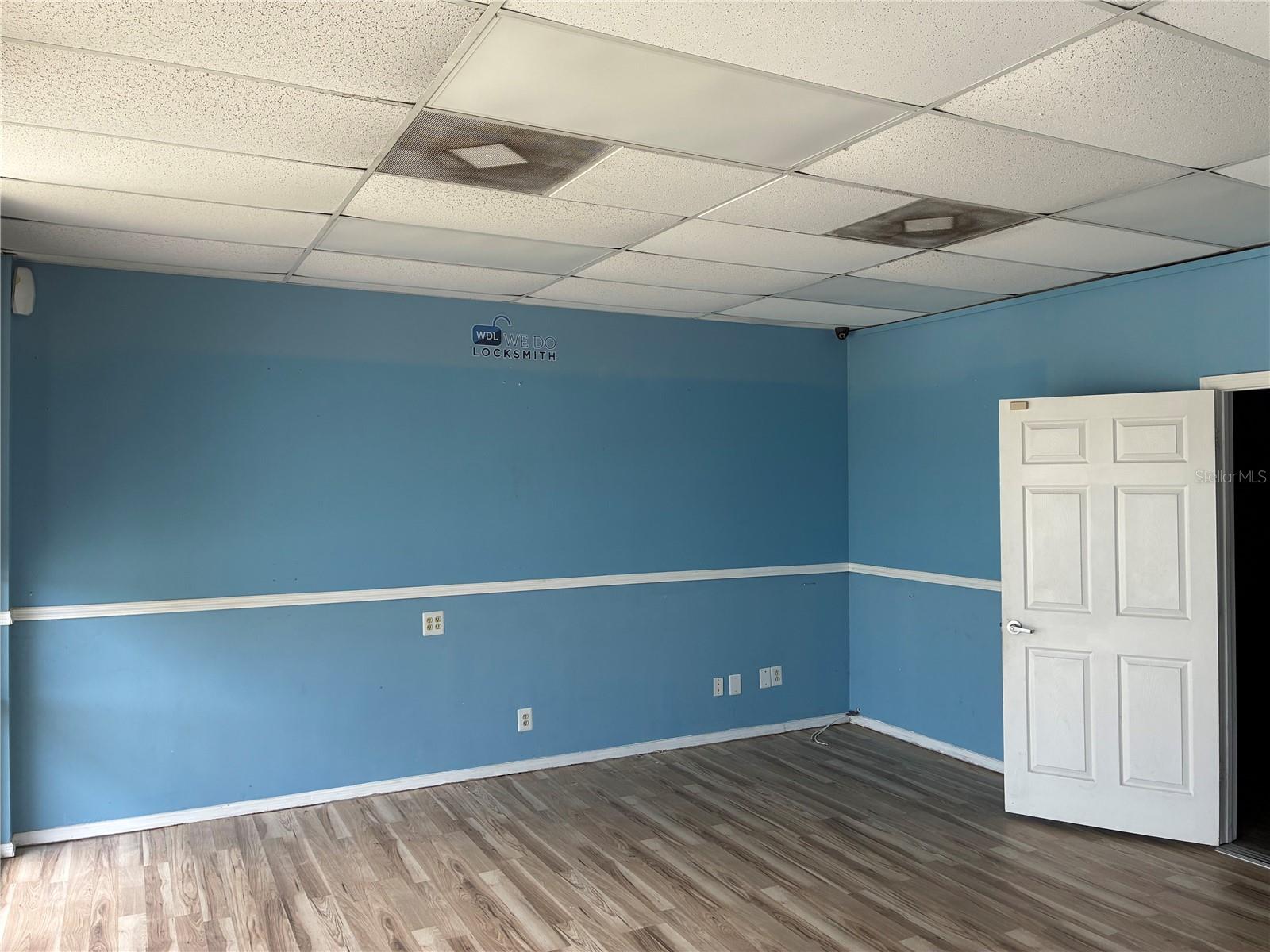 WOODHAVEN - Commercial Lease