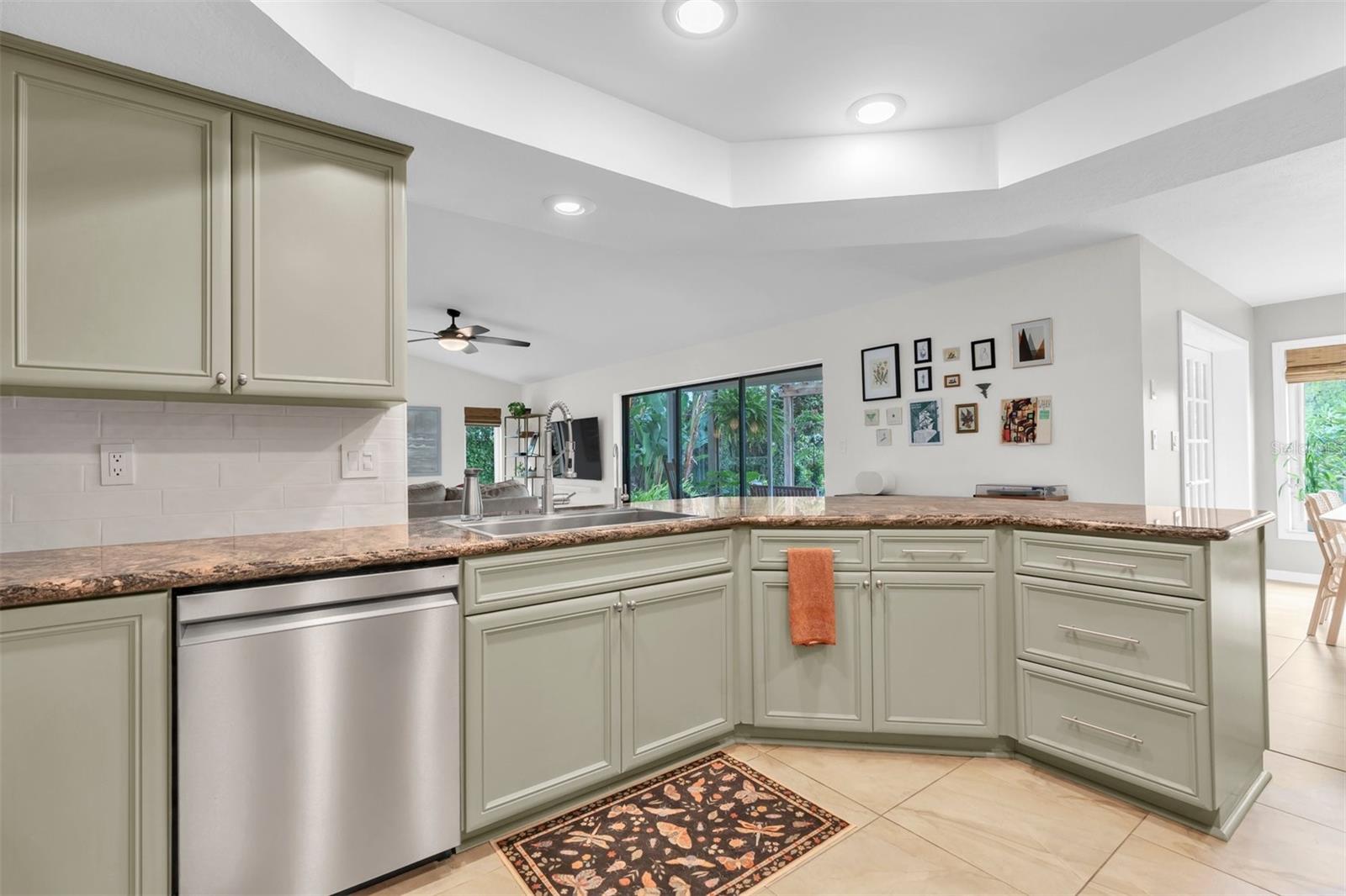 CANTERBURY CHASE - Residential