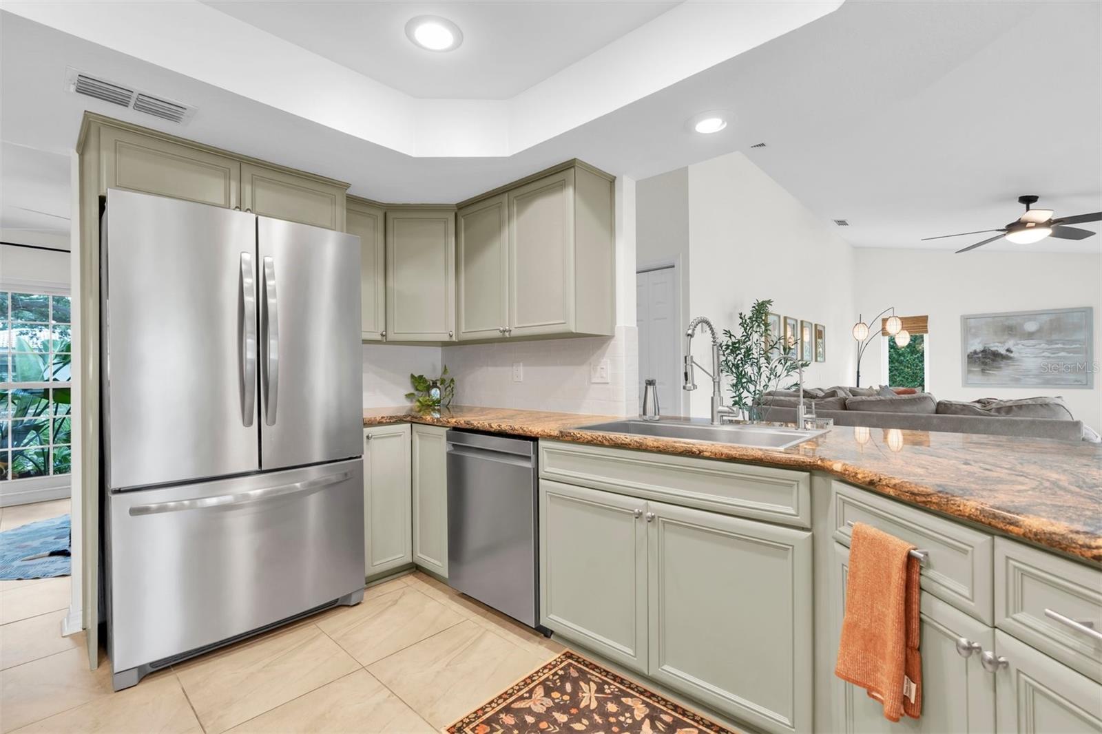 CANTERBURY CHASE - Residential