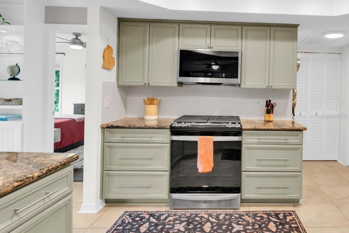 CANTERBURY CHASE - Residential