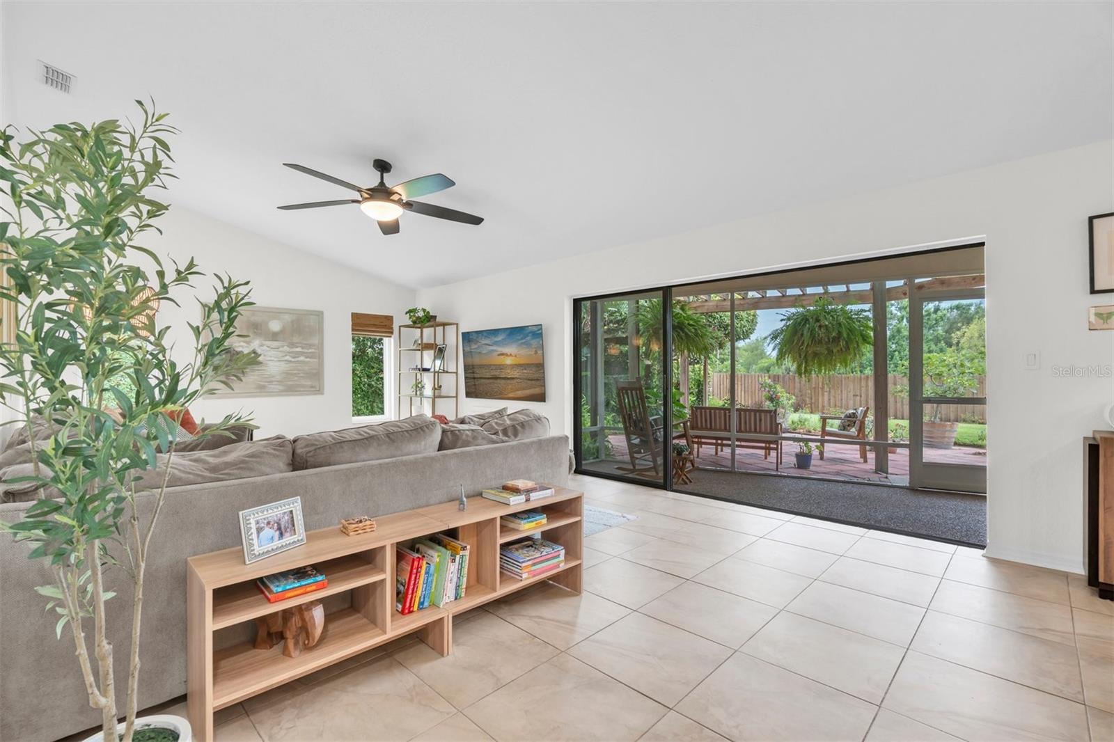 CANTERBURY CHASE - Residential