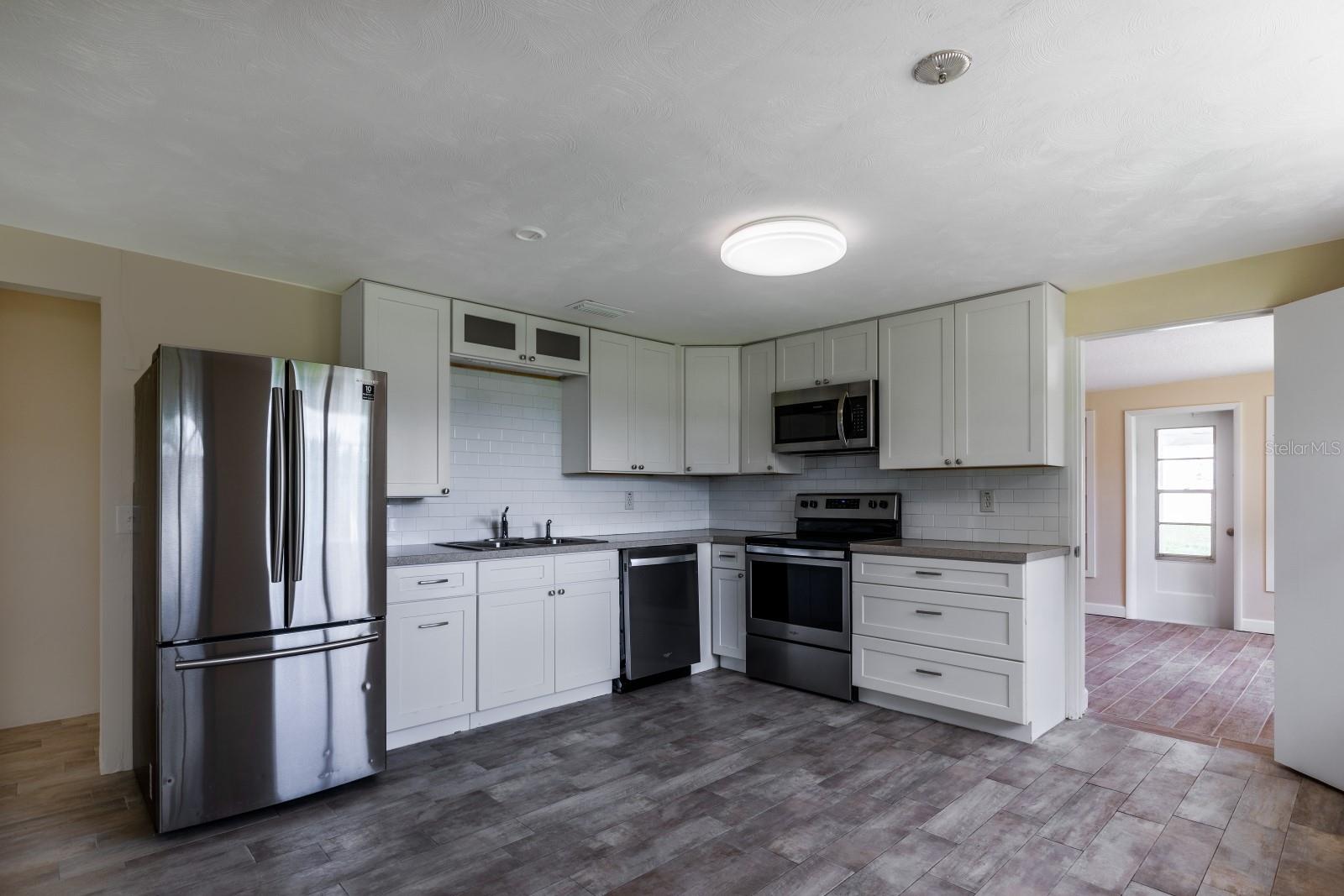 LAKE GRIFFIN HIGHLANDS - Residential
