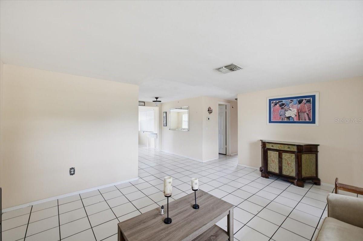 COLONIAL HILL - Residential