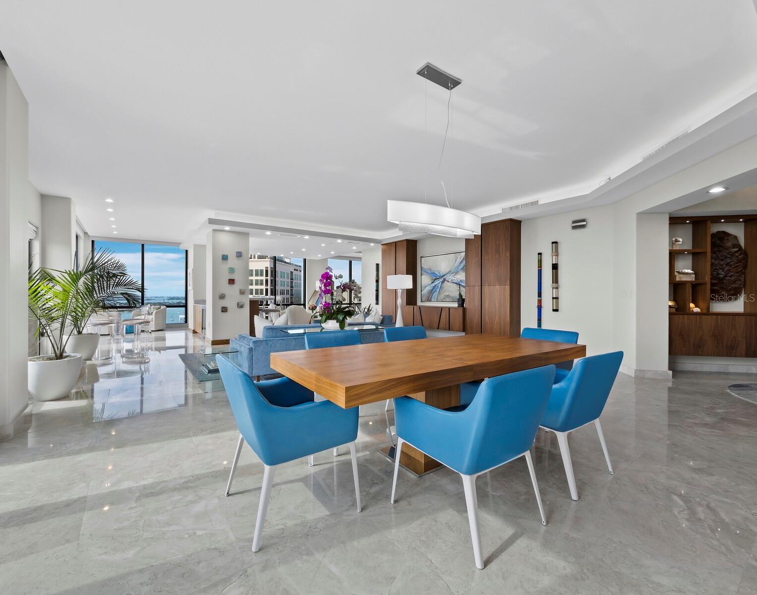PLAZA AT 05 POINTS RESIDENCES - Residential