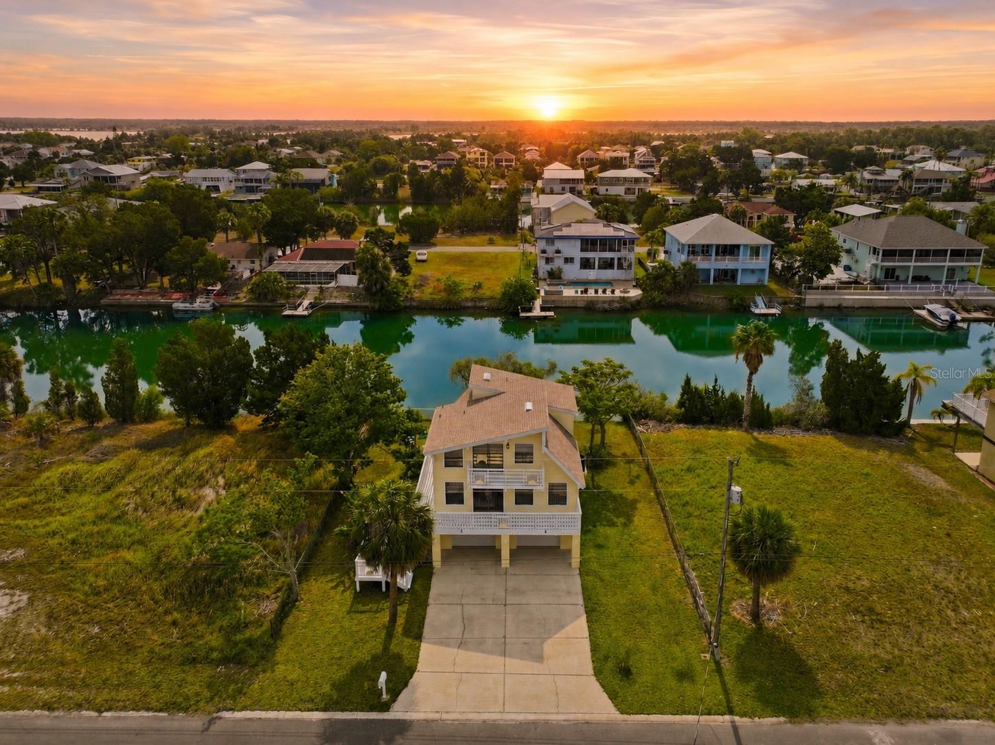 HERNANDO BEACH - Residential