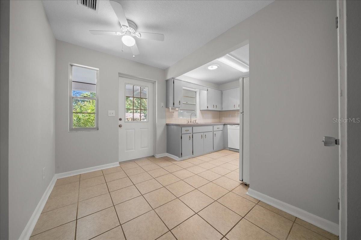 CIRCLE SQUARE WOODS - Residential