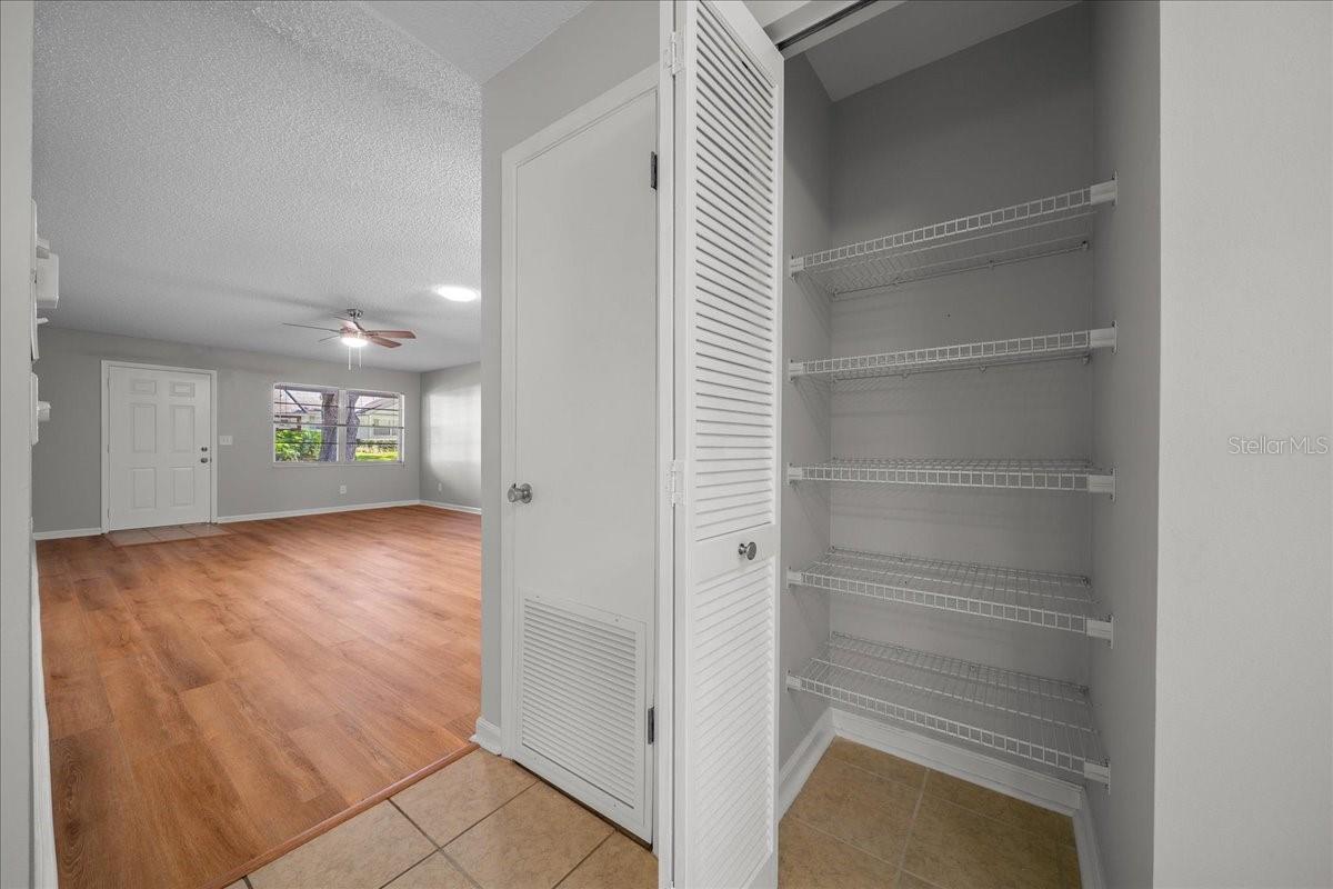 CIRCLE SQUARE WOODS - Residential