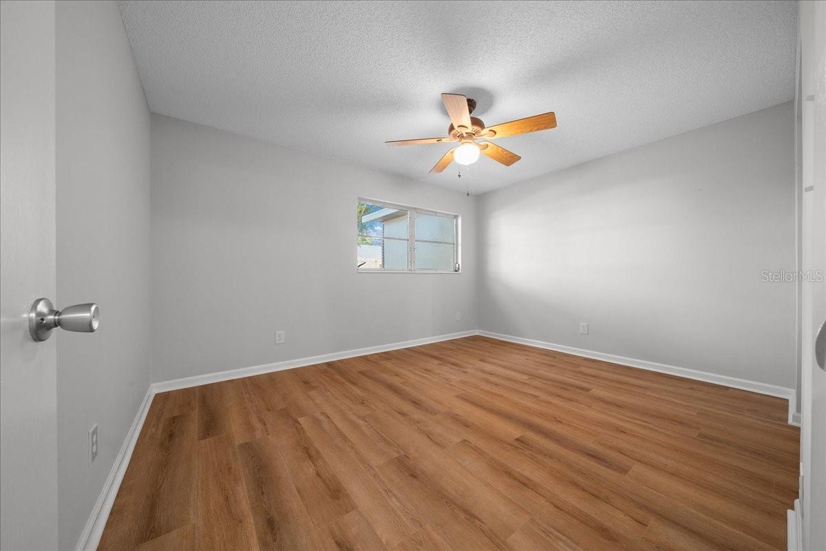 CIRCLE SQUARE WOODS - Residential