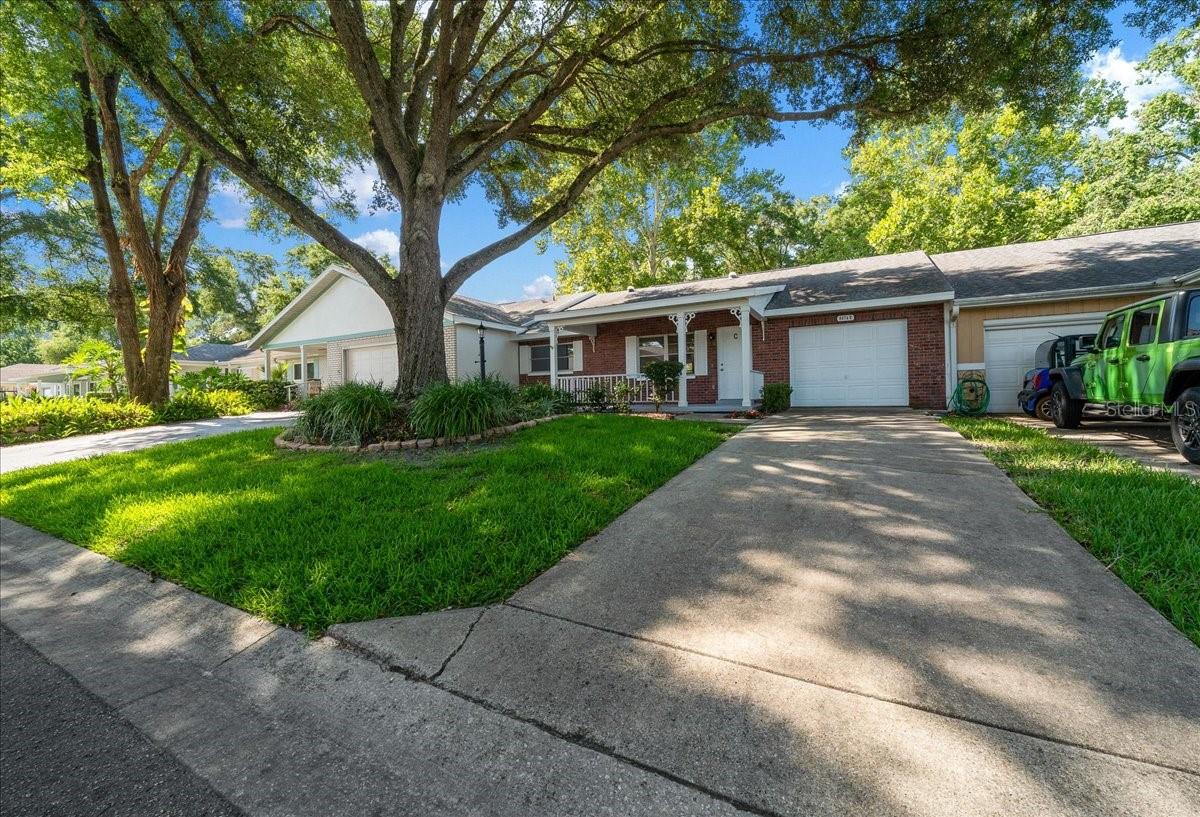 CIRCLE SQUARE WOODS - Residential