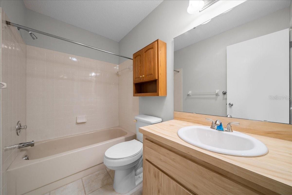 CIRCLE SQUARE WOODS - Residential