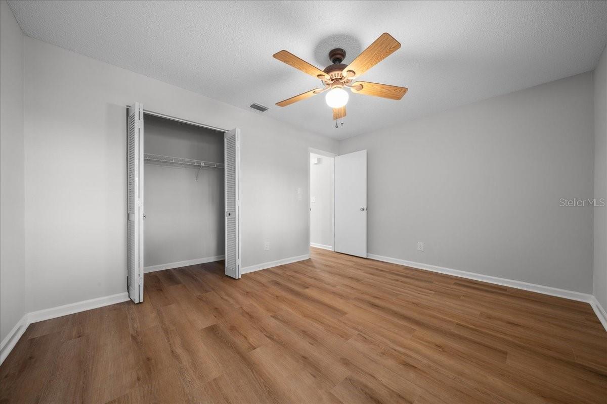 CIRCLE SQUARE WOODS - Residential