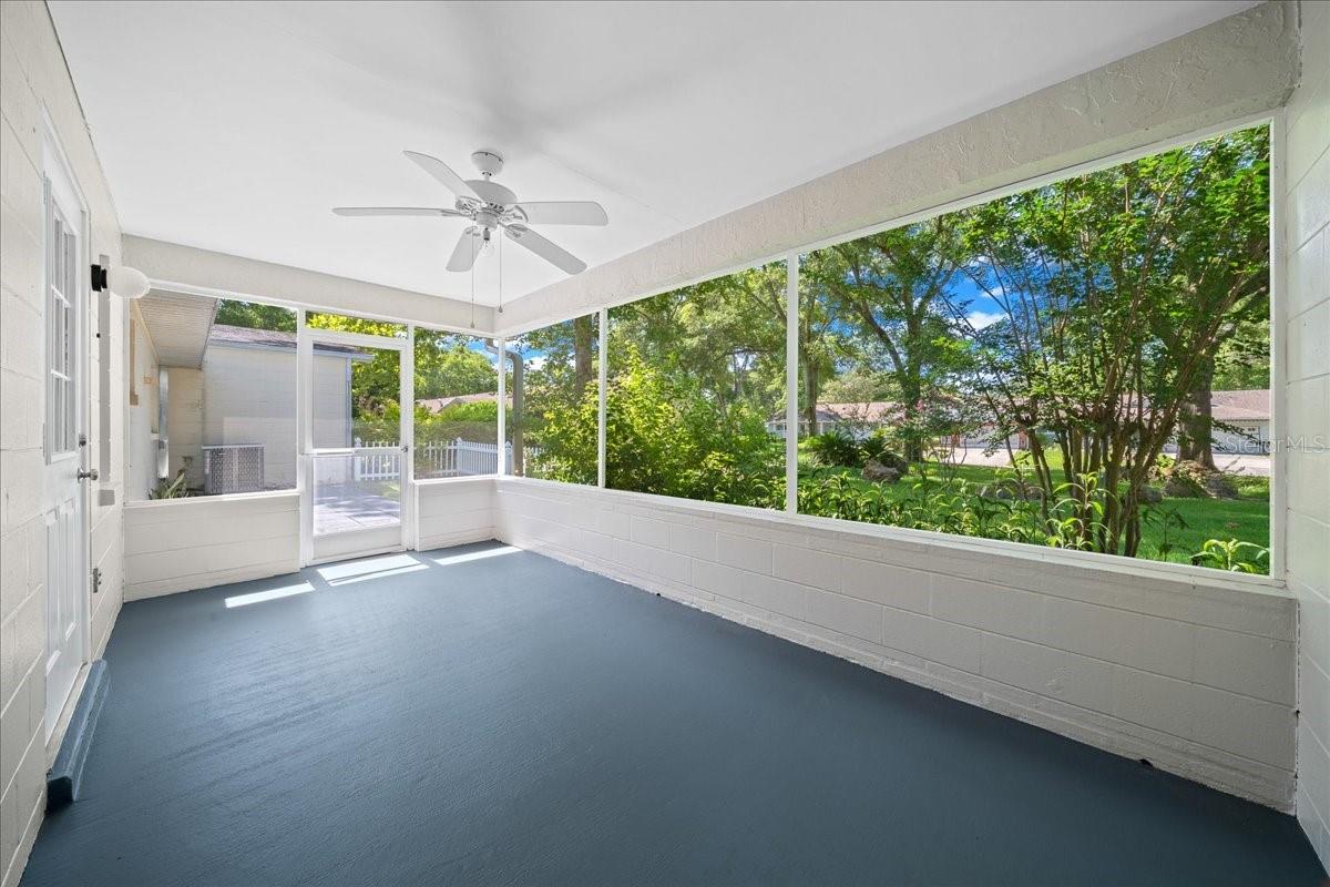CIRCLE SQUARE WOODS - Residential