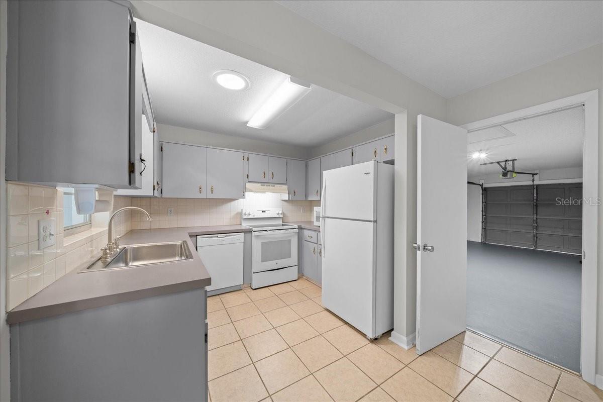 CIRCLE SQUARE WOODS - Residential