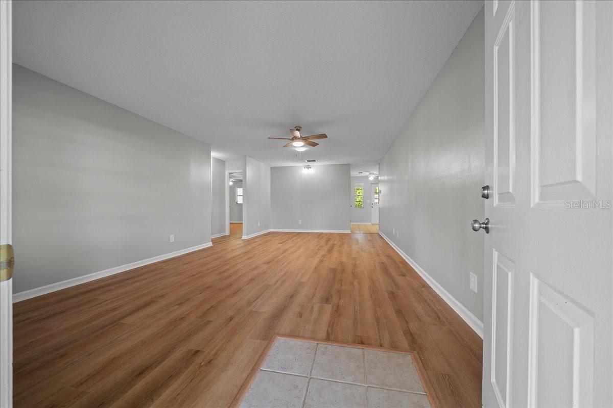 CIRCLE SQUARE WOODS - Residential