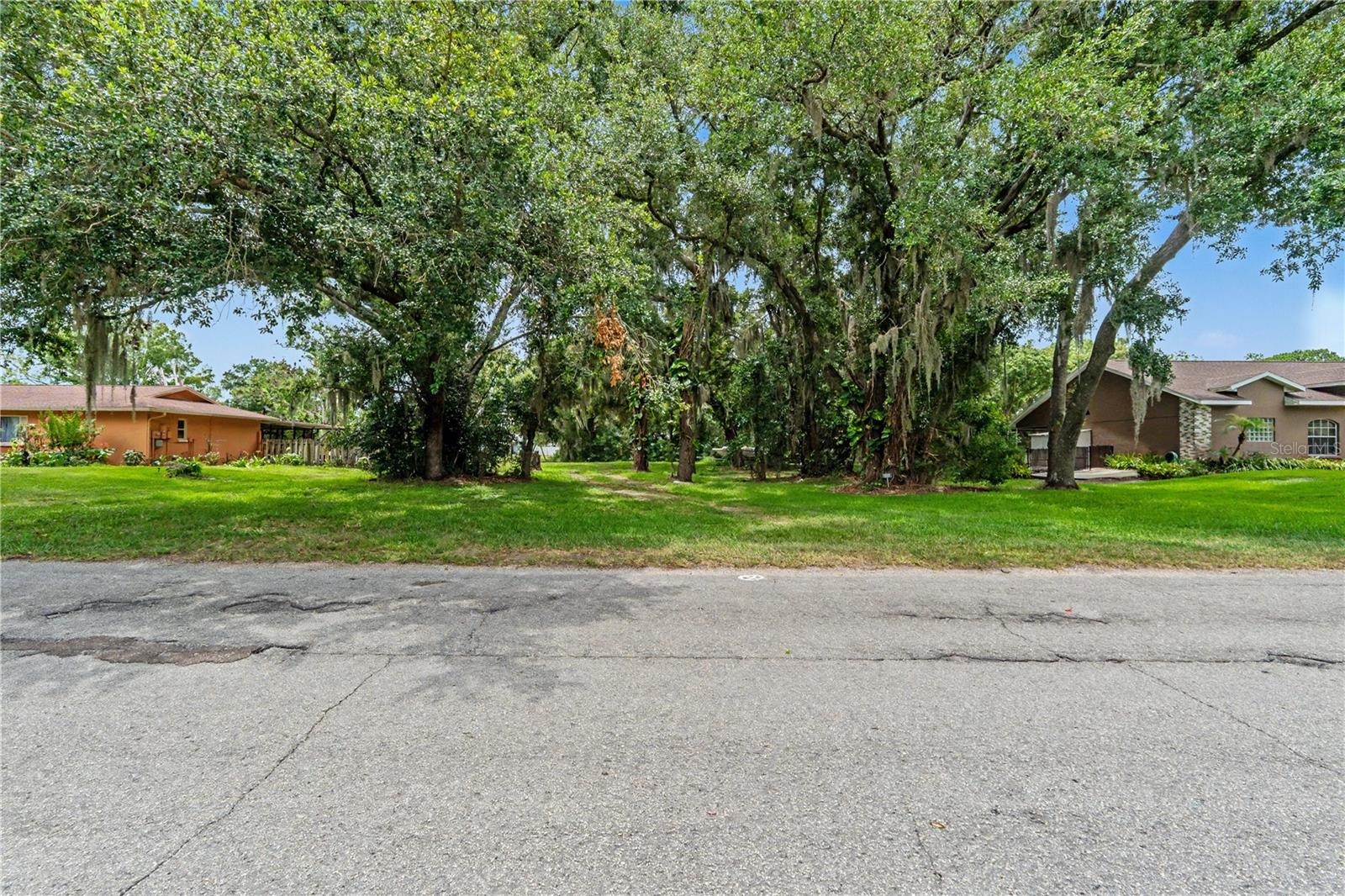 LAKE PADGETT ESTATES - Land