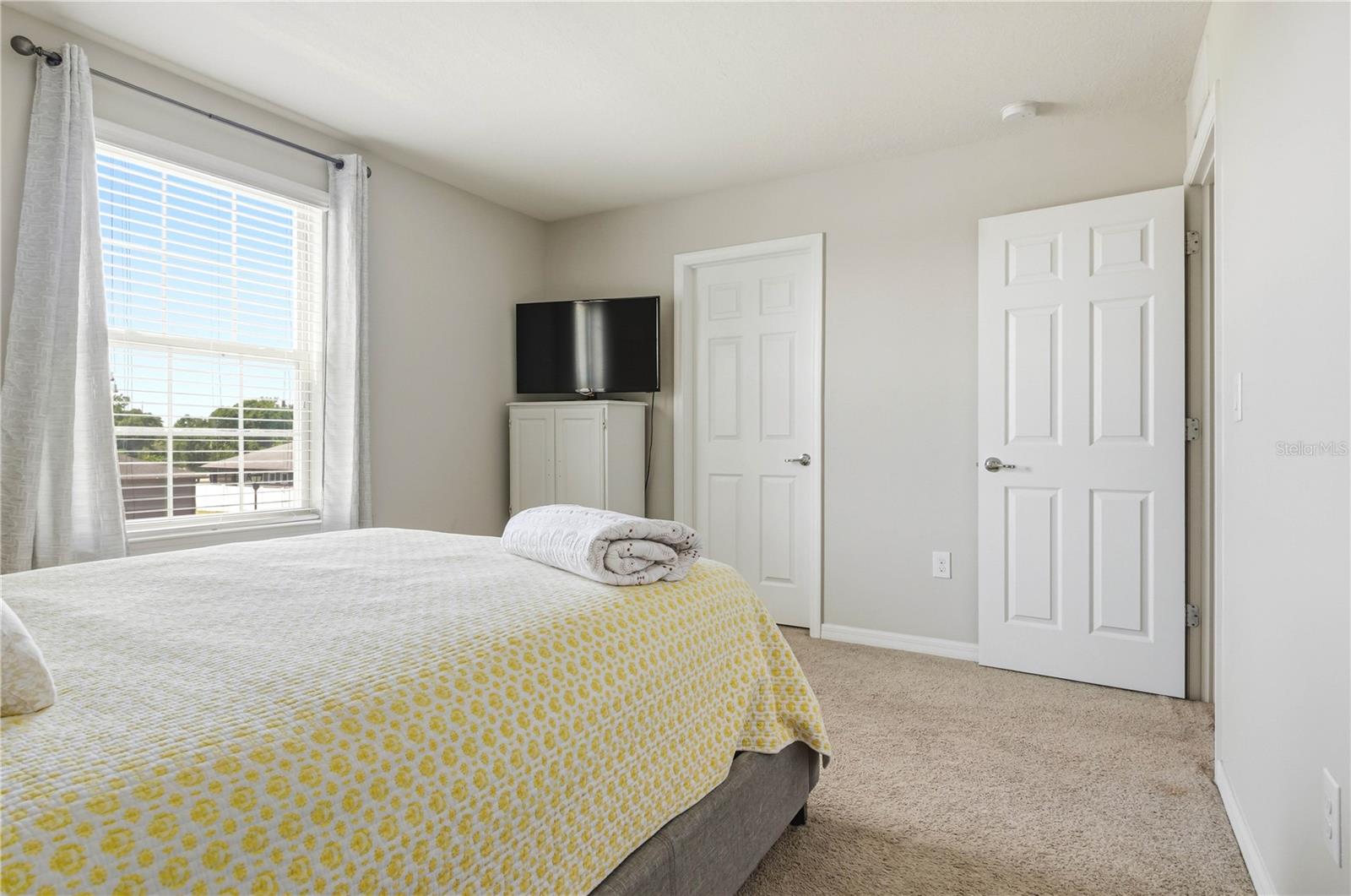 SOUTH FORK TR O PH 1 - Residential Lease