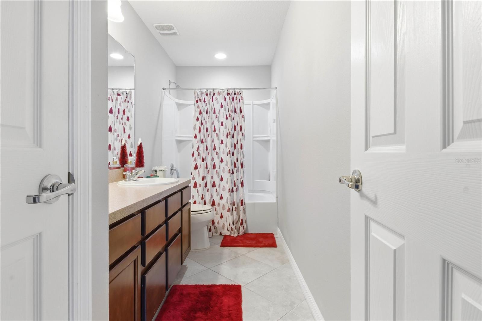 SOUTH FORK TR O PH 1 - Residential Lease