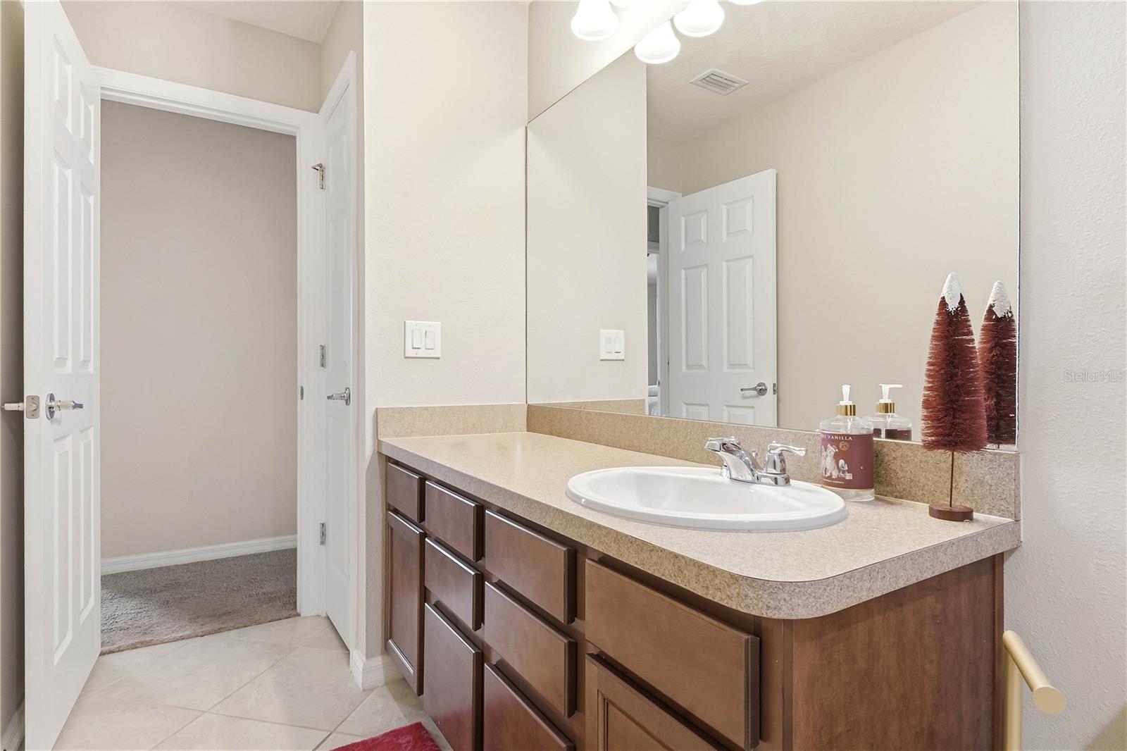 SOUTH FORK TR O PH 1 - Residential Lease