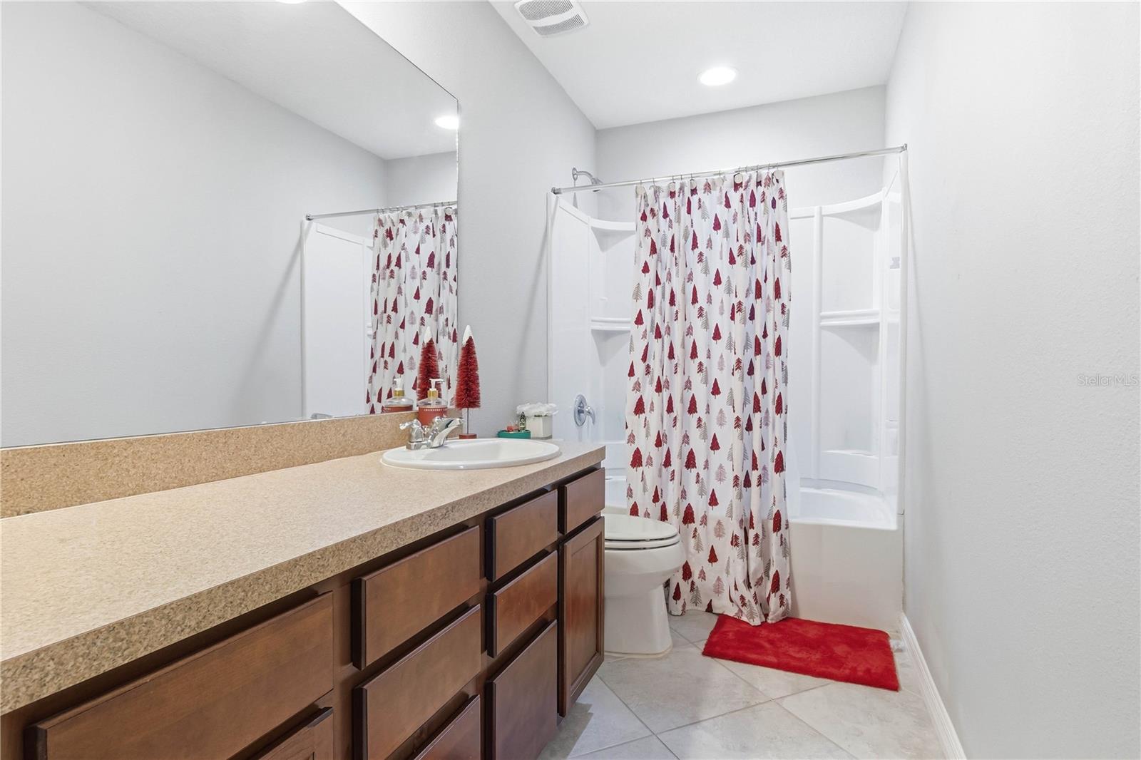 SOUTH FORK TR O PH 1 - Residential Lease
