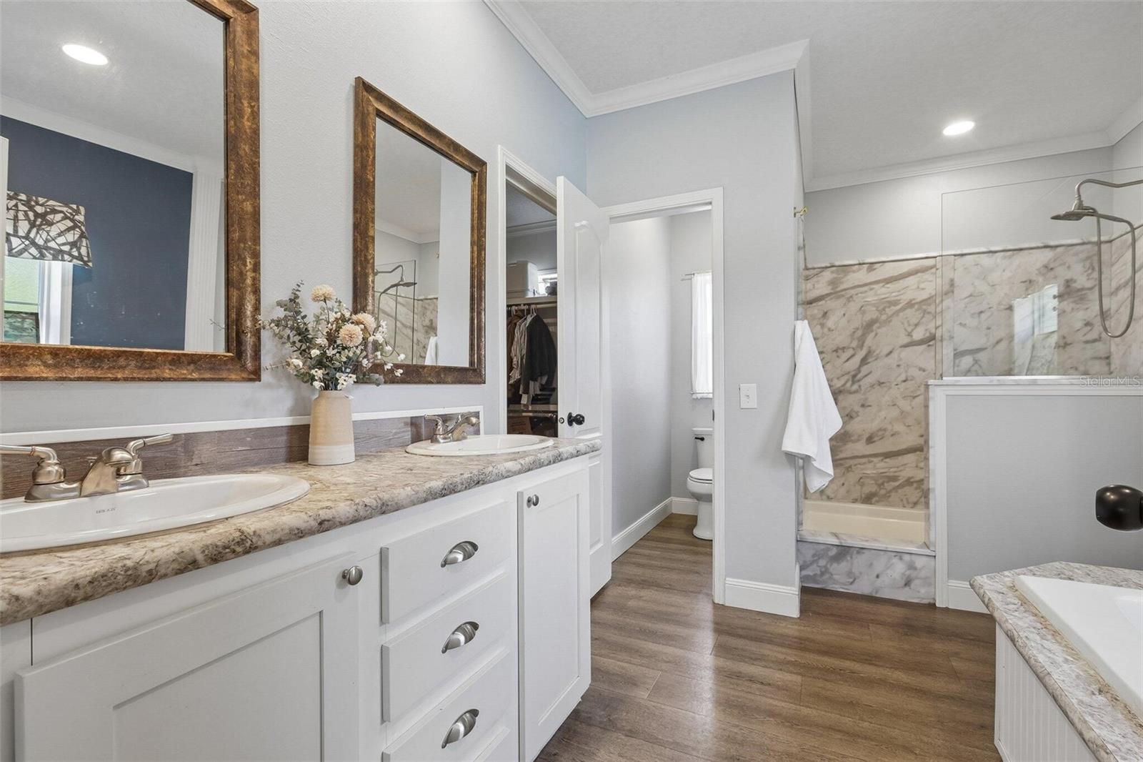 LAKELAND ACRES - Residential