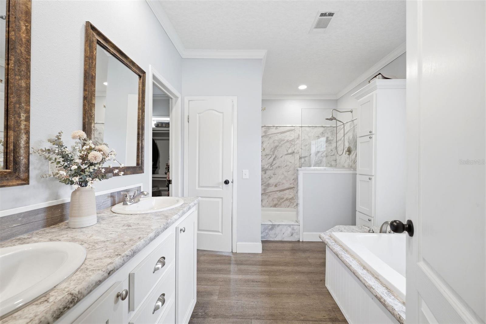 LAKELAND ACRES - Residential