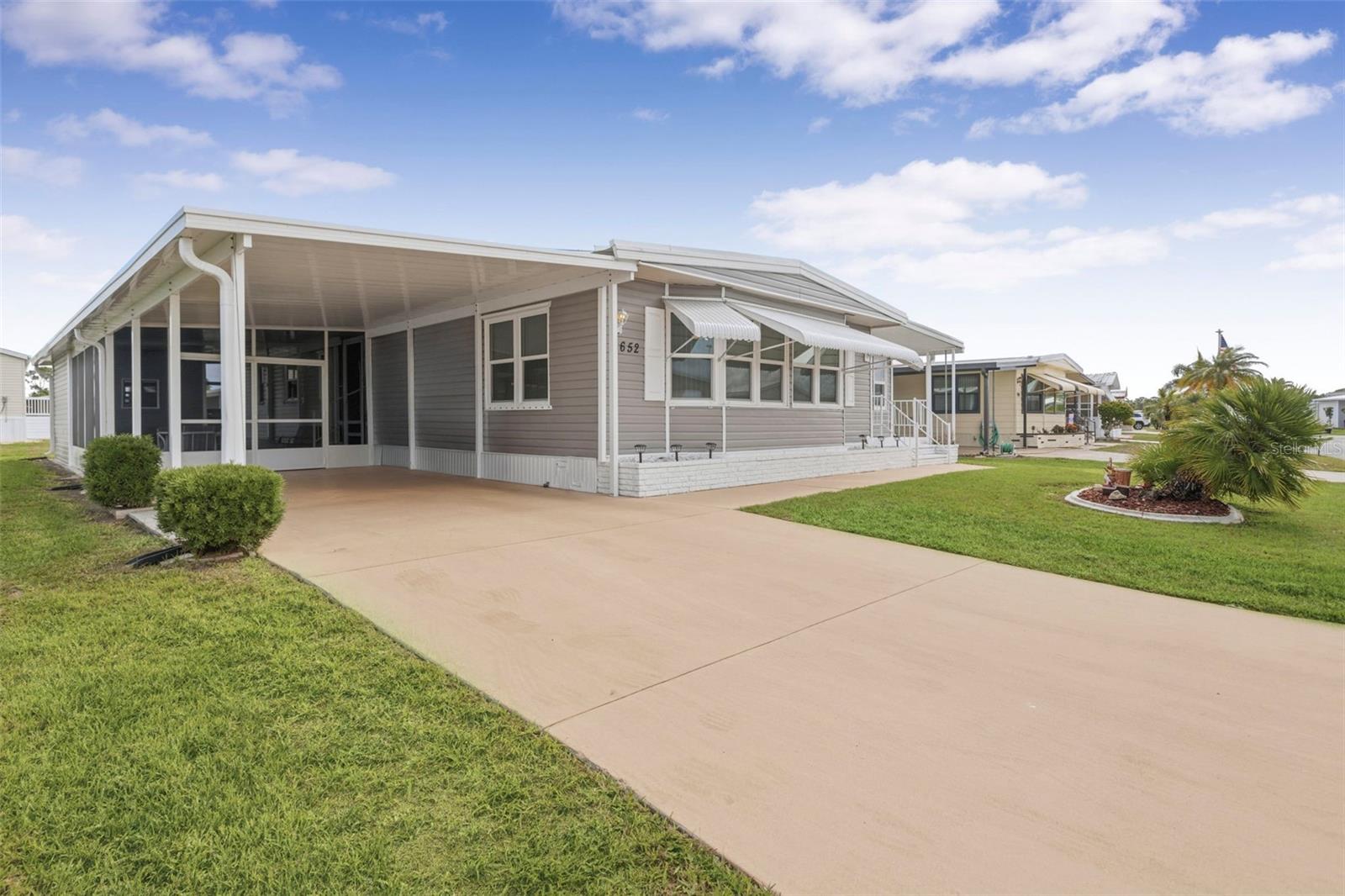 LA CASA MHP CO-OP - Residential