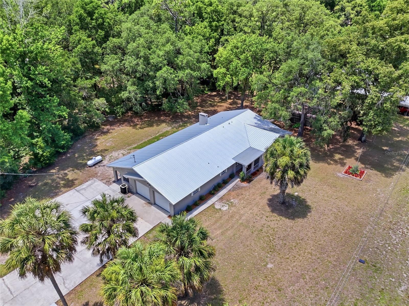 CHIEFLAND COUNTRY ESTATES - Residential