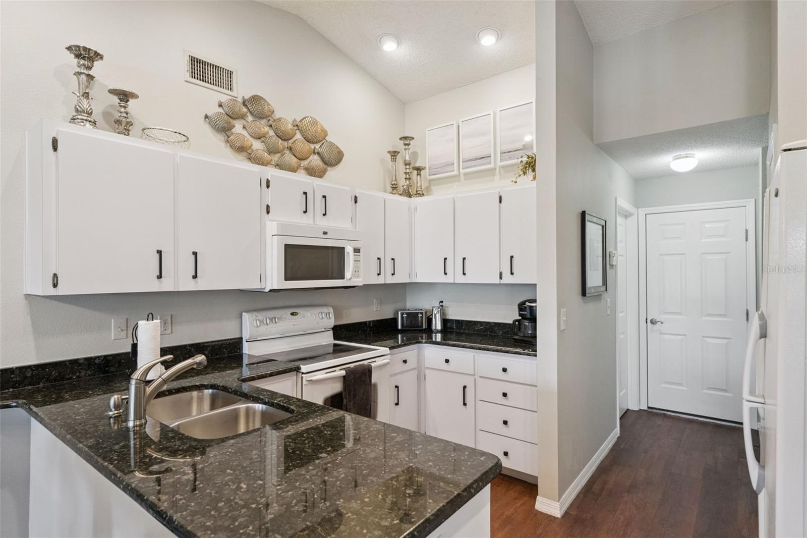COUNTRY OAKS ESTATES - Residential