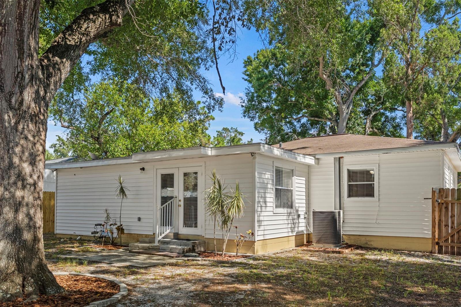 GANDY BLVD PARK - Residential