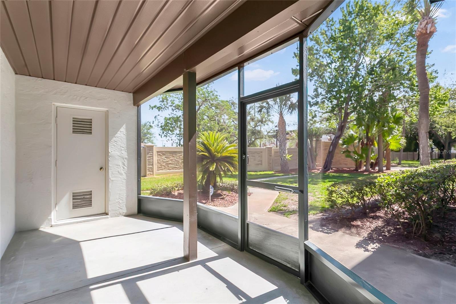 WINDTREE GARDENS CONDO PH 01 - Residential