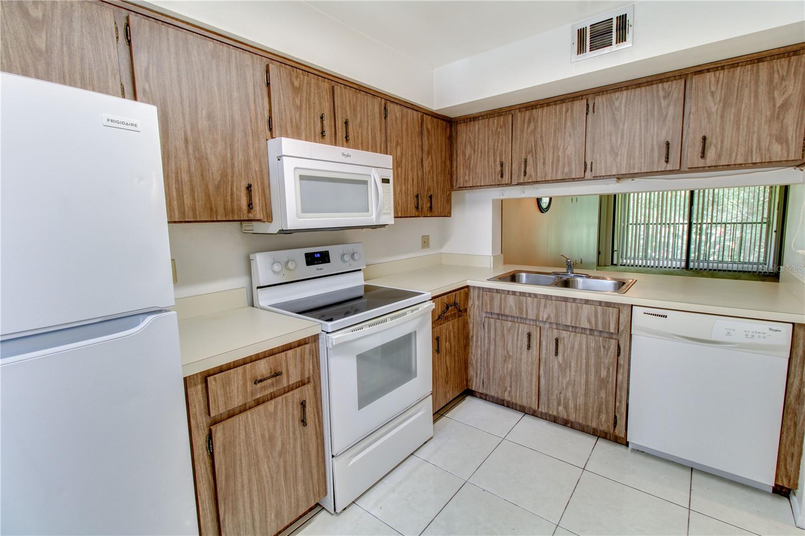 WESTRIDGE CONDO PH 02 - Residential