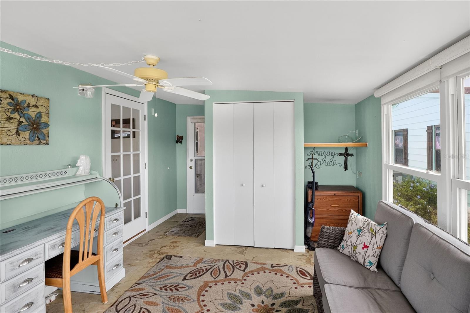 FLORAL LAKES - Residential