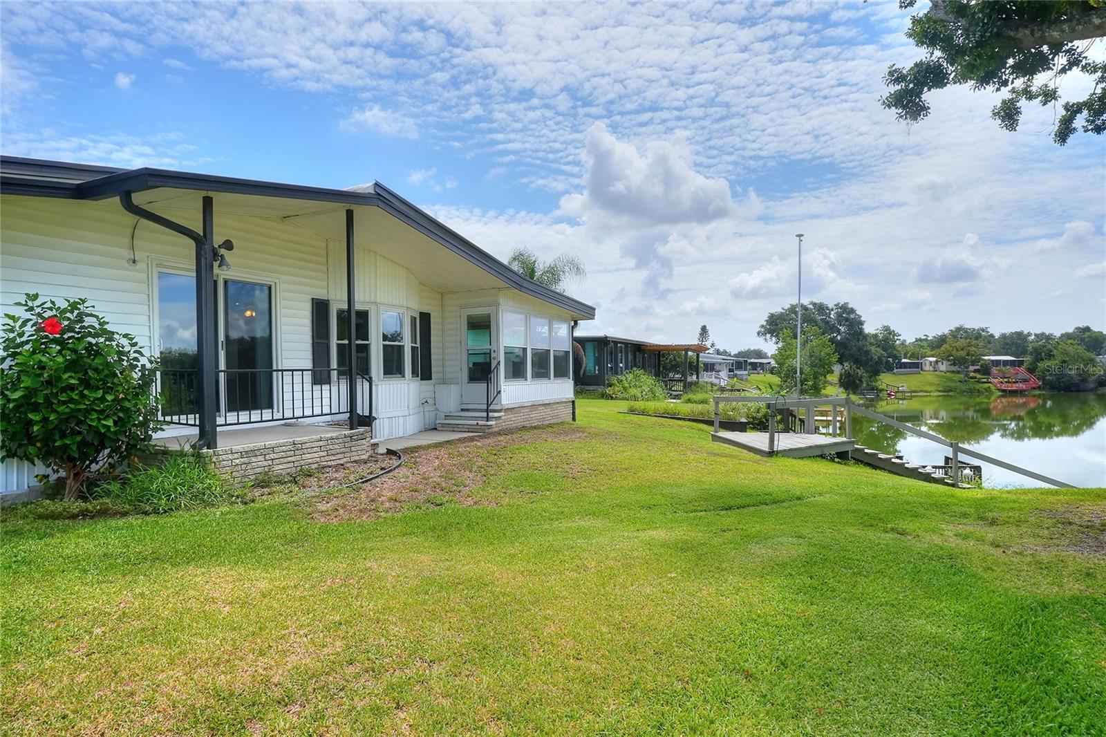 FLORAL LAKES - Residential