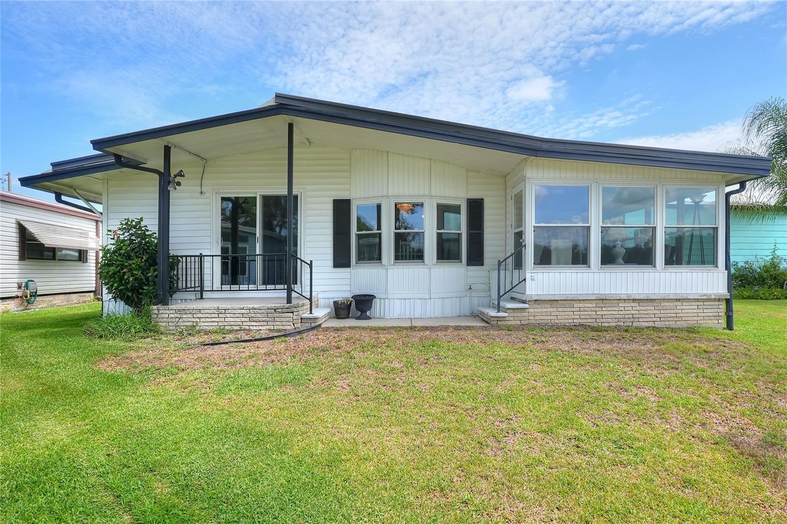FLORAL LAKES - Residential